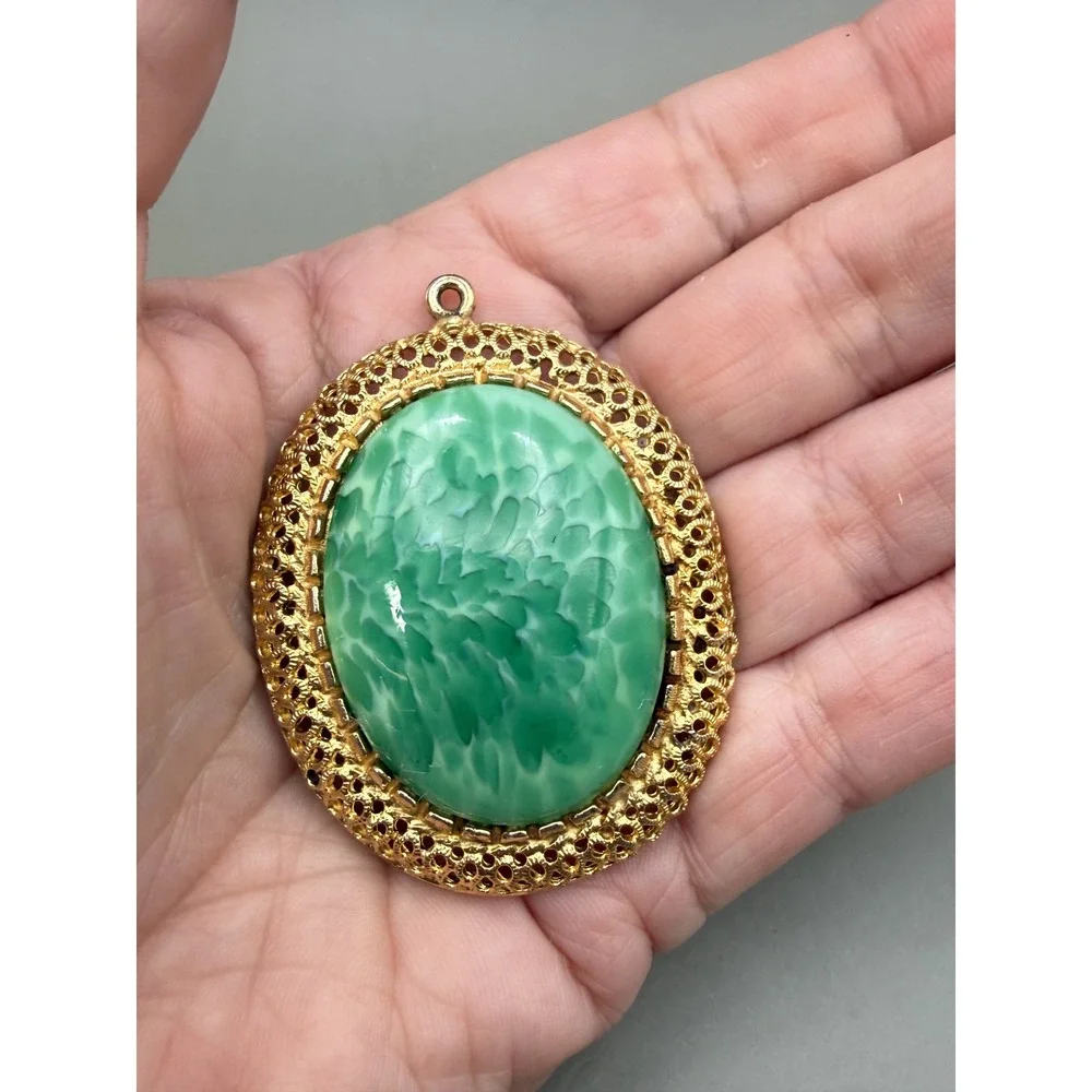 Vintage Gold Tone Filigree Pendant Green Oval Cabochon Openwork Scalloped